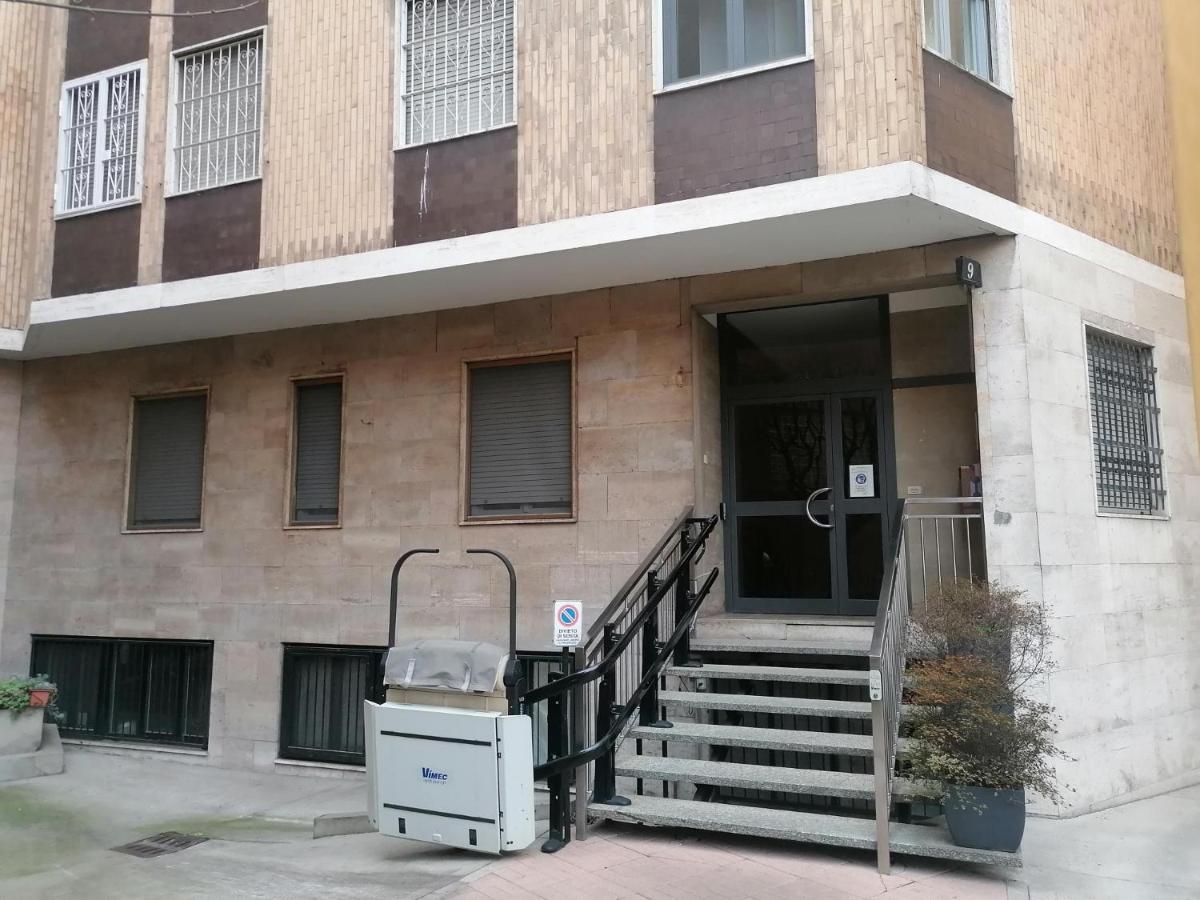 Guest House Giacosa มิลาน ภายนอก รูปภาพ